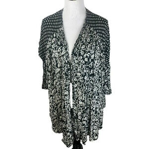 Amuse Society Kimono, Floral, Short Sleeves, Hi Low, Black, White. Size XS-Small